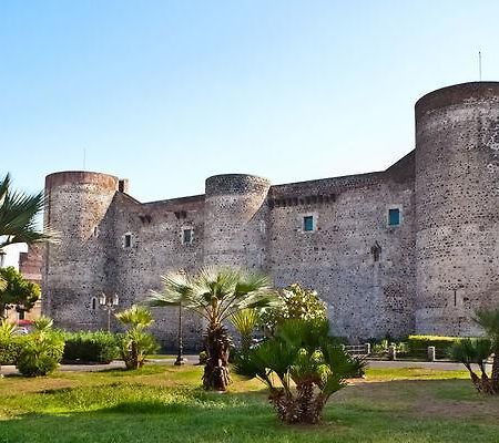 הוילה קטאניה La Finestra Sul Castello מראה חיצוני תמונה