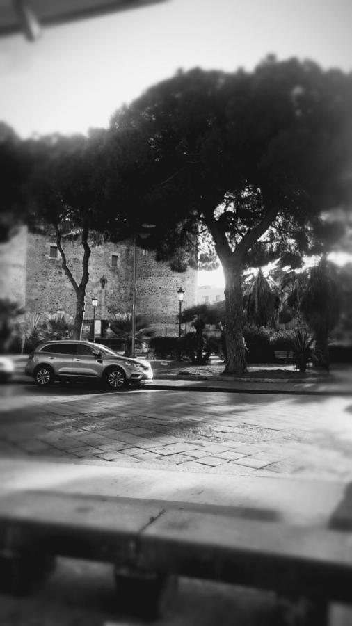 הוילה קטאניה La Finestra Sul Castello מראה חיצוני תמונה